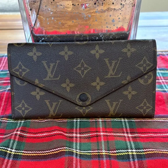 Authentic Louis Vuitton Josephine Wallet - Picture 2 of 11